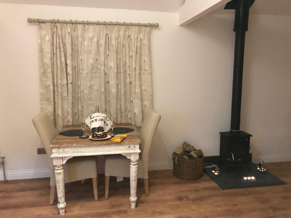 Thrush Nest Cottages - Wren Cottage Sleeps 4, 2 Bedrooms & Stable Cottage Sleeps 2, 1 Bedroom Йорк Экстерьер фото